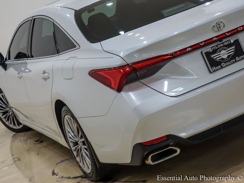 Used 2019 Toyota Avalon Limited FWD image 8