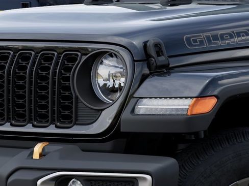 New 2026 Jeep Gladiator Sport AWD/4WD image 10