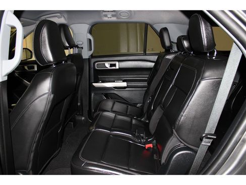 Used 2023 Ford Explorer XLT w/ Equipment Group 202A image 12