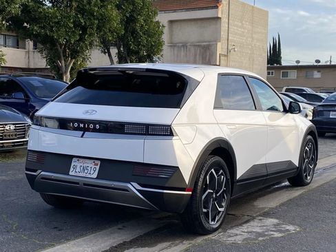 Used 2024 Hyundai Ioniq 5 SE image 4