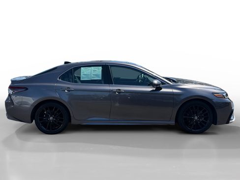 Used 2024 Toyota Camry XSE FWD image 6