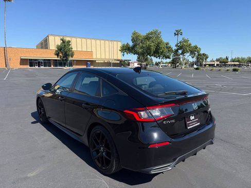 Used 2023 Honda Civic Sport image 5