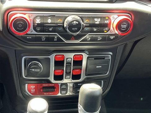 Used 2021 Jeep Wrangler Unlimited Rubicon AWD/4WD image 29