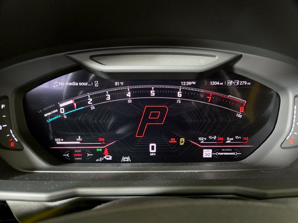 Used 2025 Lamborghini Urus SE AWD/4WD image 22