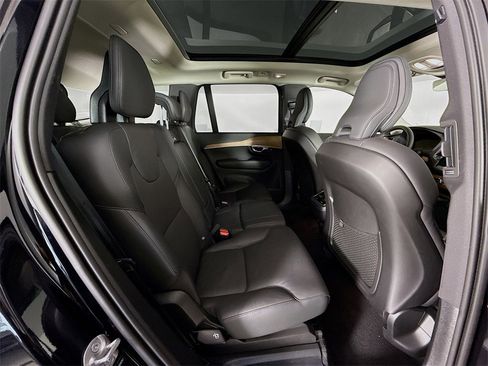 Certified 2025 Volvo XC90 B6 Plus w/ Protection Package Premier image 29