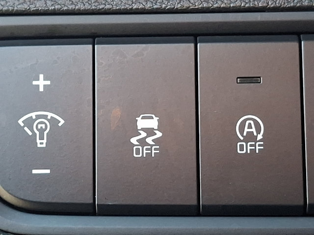 Used 2025 Kia Soul LX w/ LX Technology Package FWD image 23