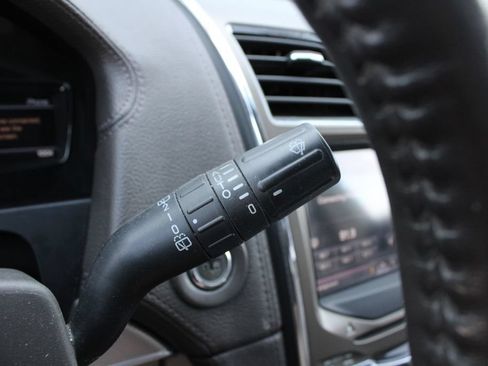 Used 2012 Lincoln MKX AWD image 15