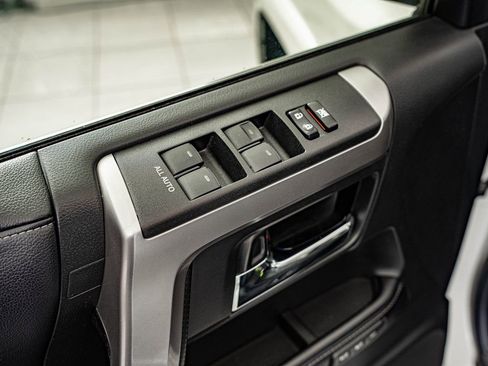 Used 2019 Toyota 4Runner Limited AWD/4WD image 17