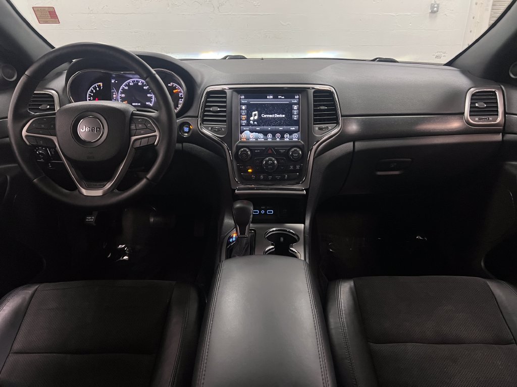 Used 2018 Jeep Grand Cherokee Altitude AWD/4WD image 12