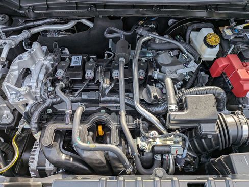 New 2026 Nissan Kicks SV w/ Charging Package FWD image 31