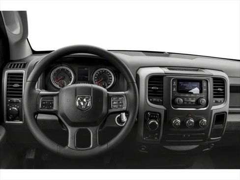 Certified 2019 RAM 1500 Express w/ Express Value Package AWD/4WD image 4