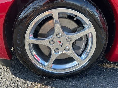 Used 2001 Chevrolet Corvette Convertible w/ Preferred Equipment Group2 RWD image 17