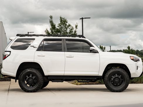 Used 2023 Toyota 4Runner TRD Off-Road Premium w/ Off Road Premium Plus Package AWD/4WD image 3