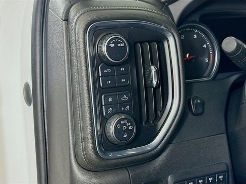 Used 2023 Chevrolet Silverado 2500 High Country image 22