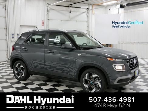 Used 2026 Hyundai Venue SEL FWD image 1