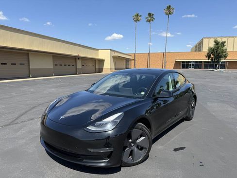 Used 2021 Tesla Model 3 Standard Range Plus RWD image 3