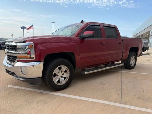 Used 2018 Chevrolet Silverado 1500 LT w/ Texas Edition AWD/4WD image 9