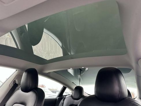 Used 2021 Tesla Model 3 Performance image 15