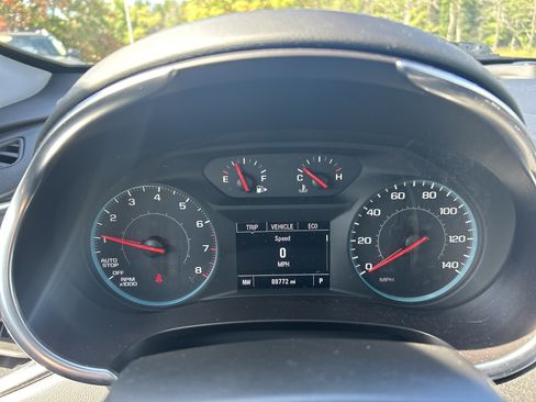 Used 2020 Chevrolet Malibu LT FWD image 23