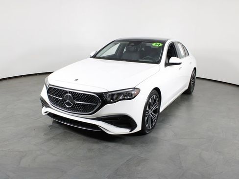 Used 2024 Mercedes-Benz E 350 4MATIC Sedan image 2
