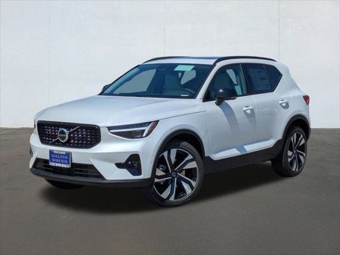 New 2026 Volvo XC40 B5 Ultra w/ Climate Package AWD/4WD image 1