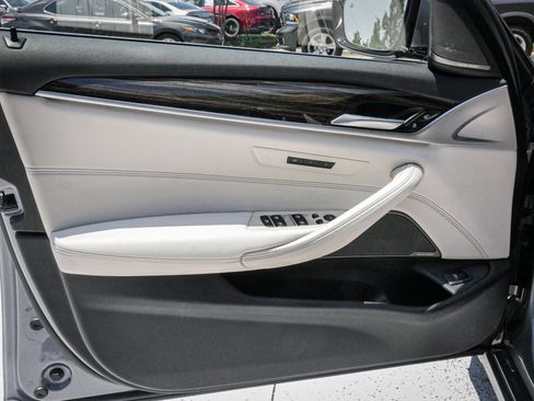 Used 2021 BMW 530i w/ Premium Package RWD image 14