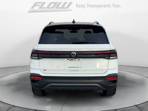 New 2026 Volkswagen Taos SE FWD image 6