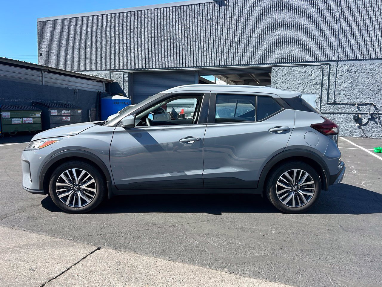 Certified 2021 Nissan Kicks SV FWD image 2