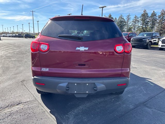 Used 2011 Chevrolet Traverse LT w/ Personal Connectivity Package FWD image 5