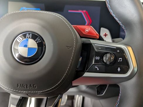 Used 2025 BMW M5 w/ Executive Package image 39