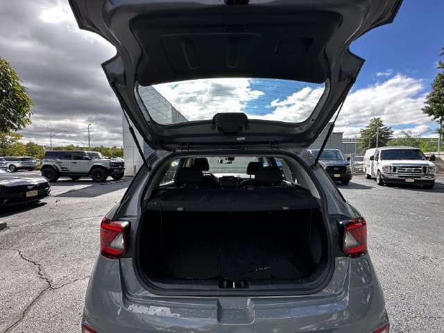 Used 2022 Hyundai Venue SEL FWD image 35