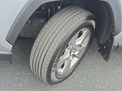 Used 2025 Toyota RAV4 XLE image 33