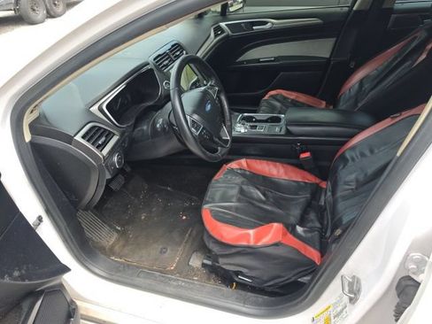 Used 2019 Ford Fusion SE w/ Equipment Group 151A FWD image 10