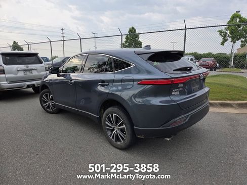 Used 2021 Toyota Venza LE AWD/4WD image 9