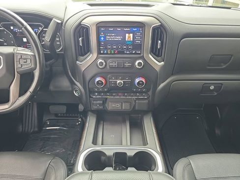 Certified 2022 GMC Sierra 2500 Denali w/ Denali Black Diamond Edition image 13