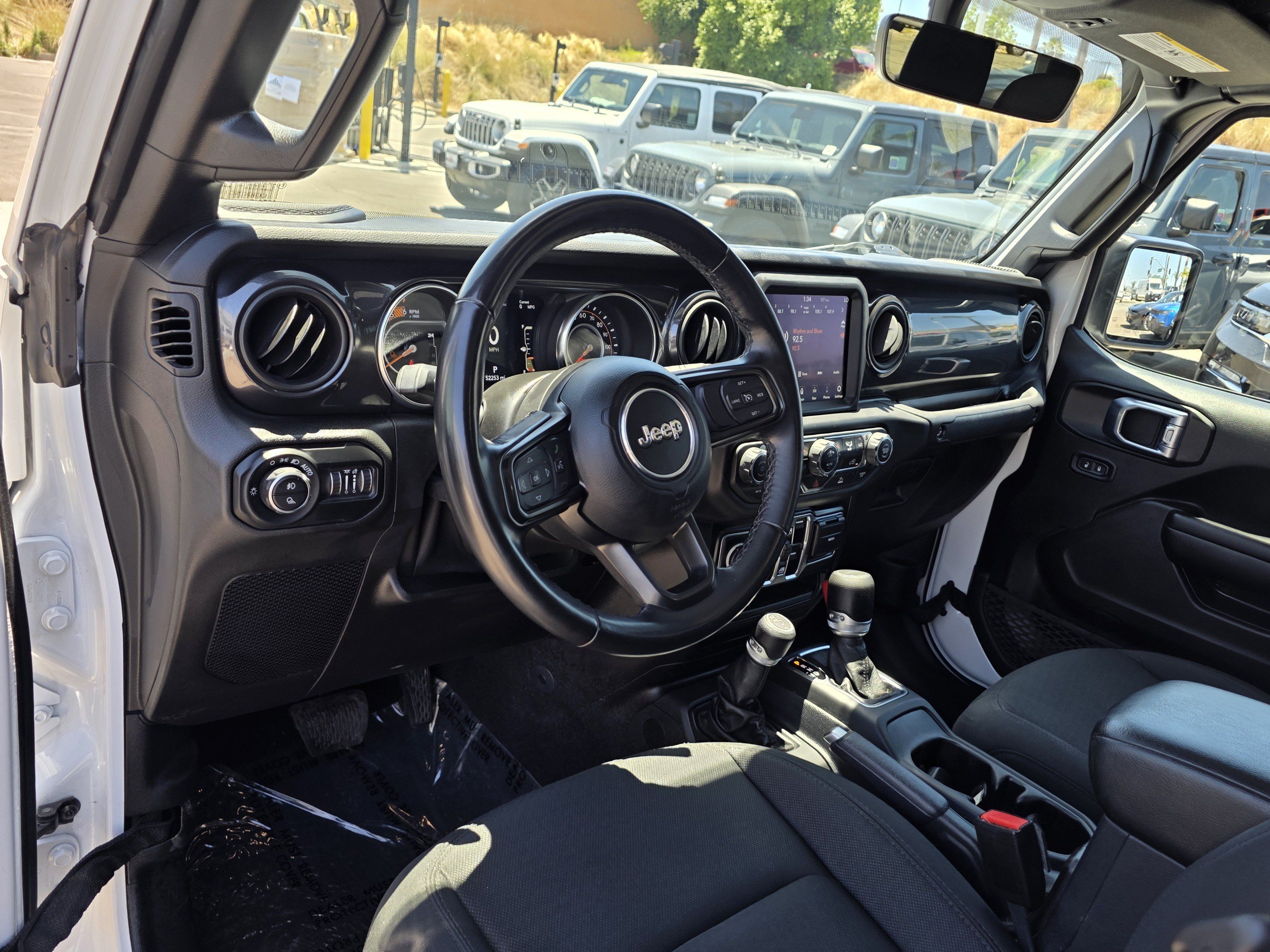 Certified 2021 Jeep Gladiator Sport AWD/4WD image 9