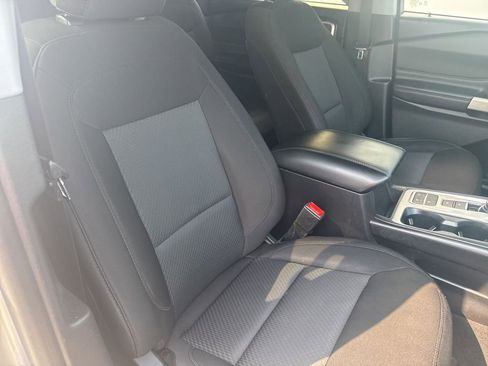 Certified 2022 Ford Explorer XLT RWD image 28