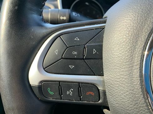 Used 2019 Jeep Compass Limited AWD/4WD image 21