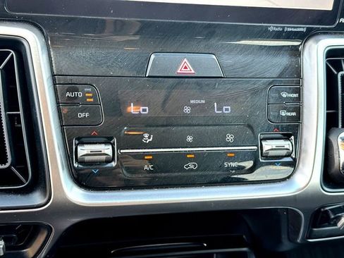 Used 2023 Kia Sorento S image 20