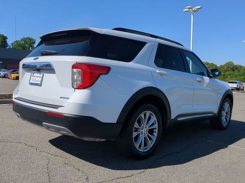 Used 2021 Ford Explorer XLT w/ Equipment Group 202A AWD/4WD image 4
