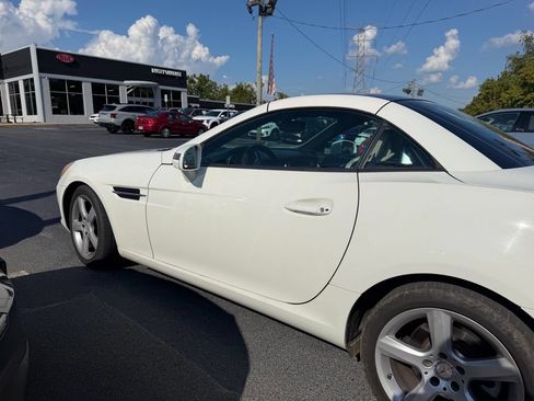 Used 2013 Mercedes-Benz SLK 250 image 6