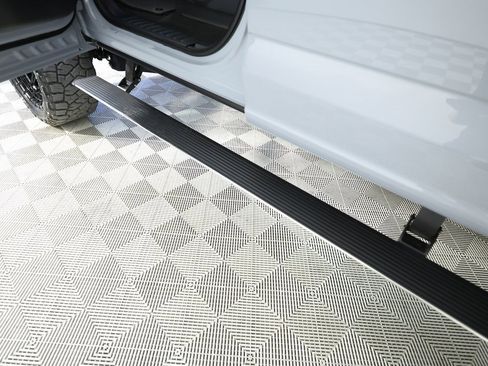 Used 2026 Ford F250 Lariat w/ Tremor Off-Road Package image 17