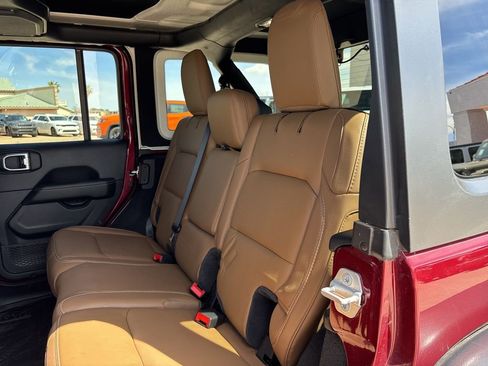 Used 2021 Jeep Wrangler Unlimited Rubicon AWD/4WD image 18