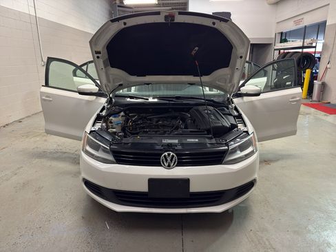 Used 2014 Volkswagen Jetta SE image 8