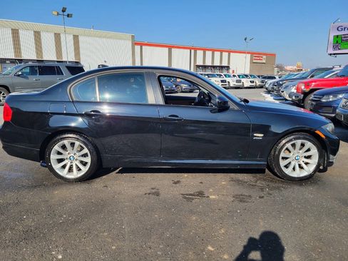 Used 2011 BMW 328i xDrive Sedan image 4