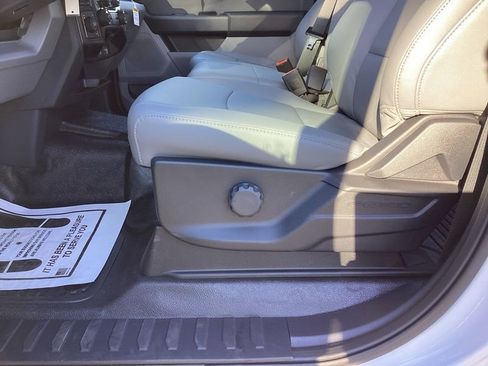 New 2026 Ford F350 4x4 Crew Cab DRW Super Duty image 24