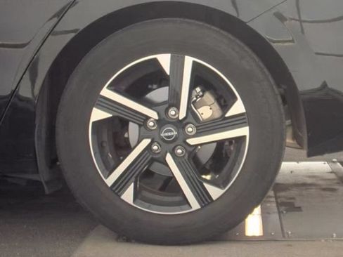 Used 2025 Nissan Sentra SV FWD image 10