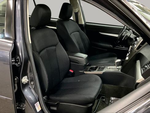 Used 2011 Subaru Legacy 2.5i Premium w/ All-Weather Pkg AWD/4WD image 8