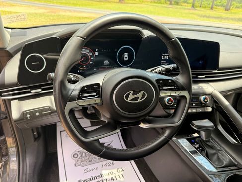 Used 2024 Hyundai Elantra Limited FWD image 15