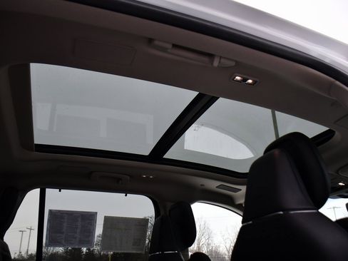 Used 2023 Lincoln Aviator Reserve w/ Equipment Group 201A image 17